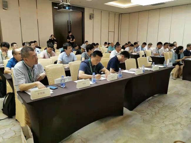 mile易游yy参加2019年第四届新能源产业峰会------mile易游yy新能源汽车专用绝缘防护解决方案