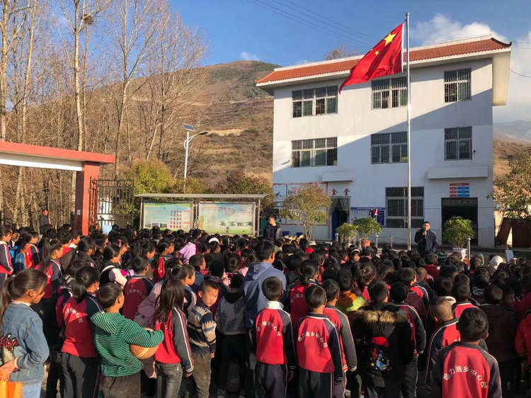 爱心棉衣 温暖在行动-----mile易游yy为山里的孩子添件御寒棉衣